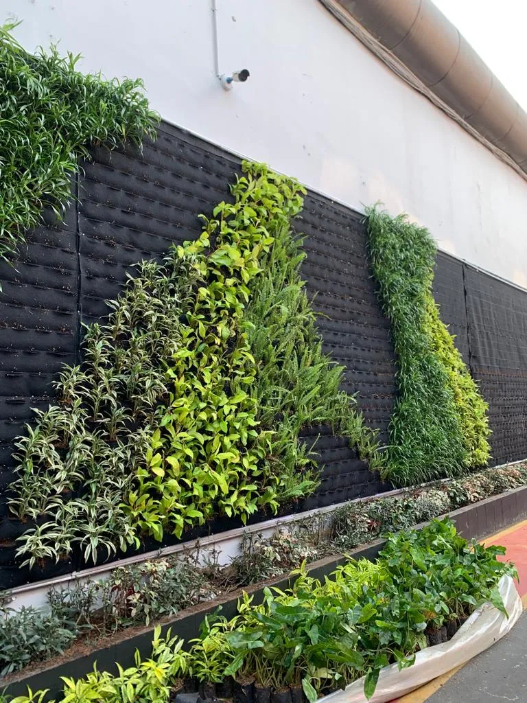 taman vertical di tangerang